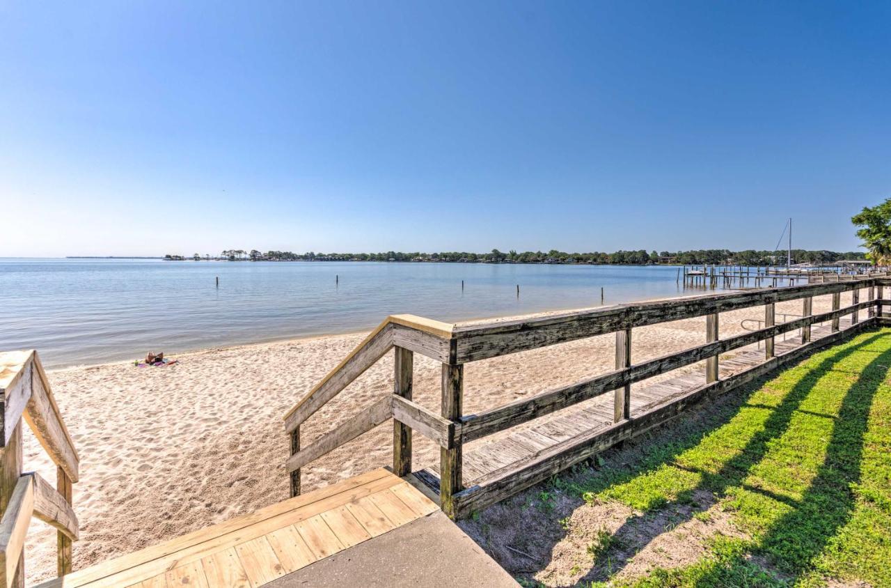 Fort Walton Coastal Retreat With Yard Walk To Beach ฟอร์ตวัลตันบีช ภายนอก รูปภาพ