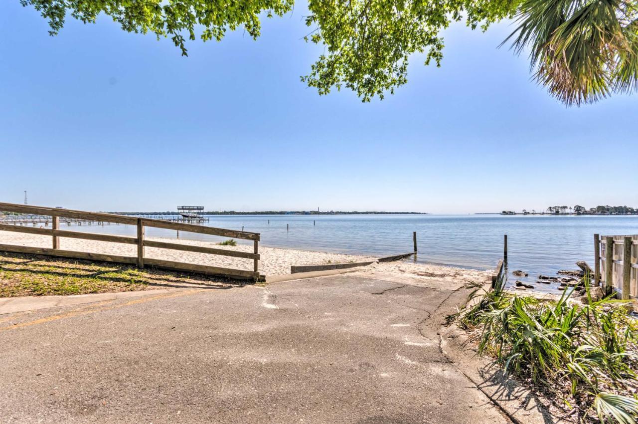 Fort Walton Coastal Retreat With Yard Walk To Beach ฟอร์ตวัลตันบีช ภายนอก รูปภาพ