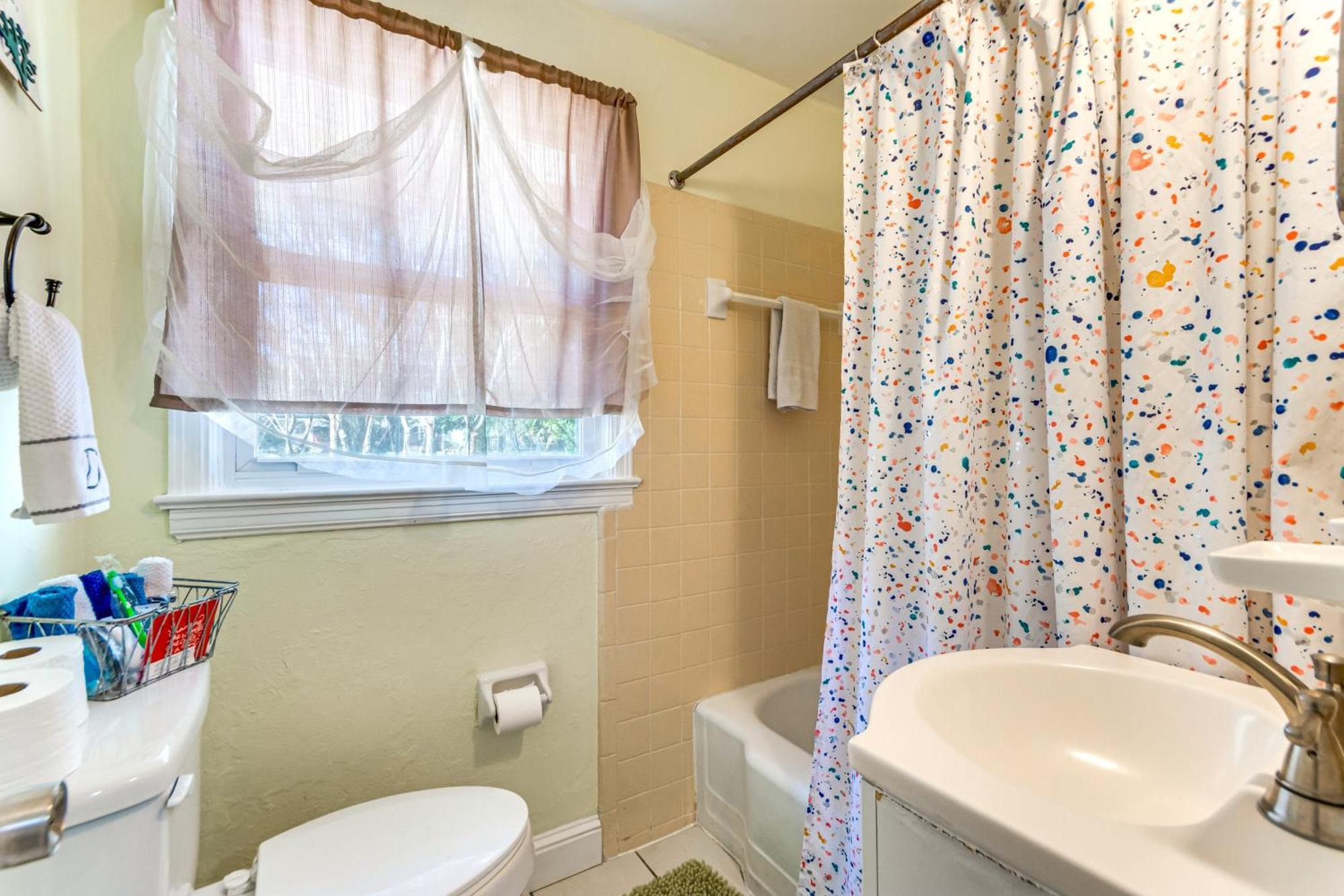Fort Walton Coastal Retreat With Yard Walk To Beach ฟอร์ตวัลตันบีช ภายนอก รูปภาพ