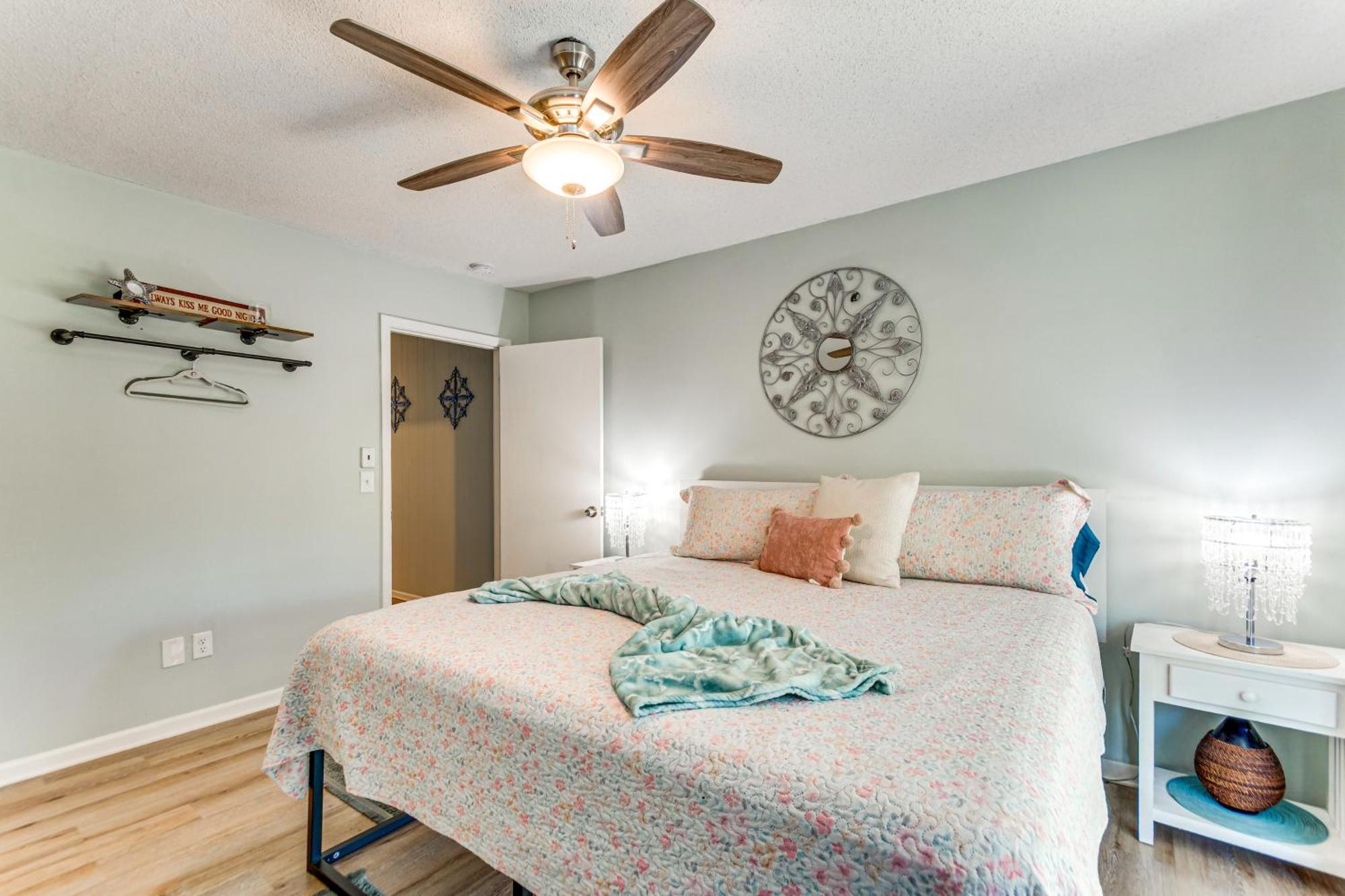 Fort Walton Coastal Retreat With Yard Walk To Beach ฟอร์ตวัลตันบีช ภายนอก รูปภาพ