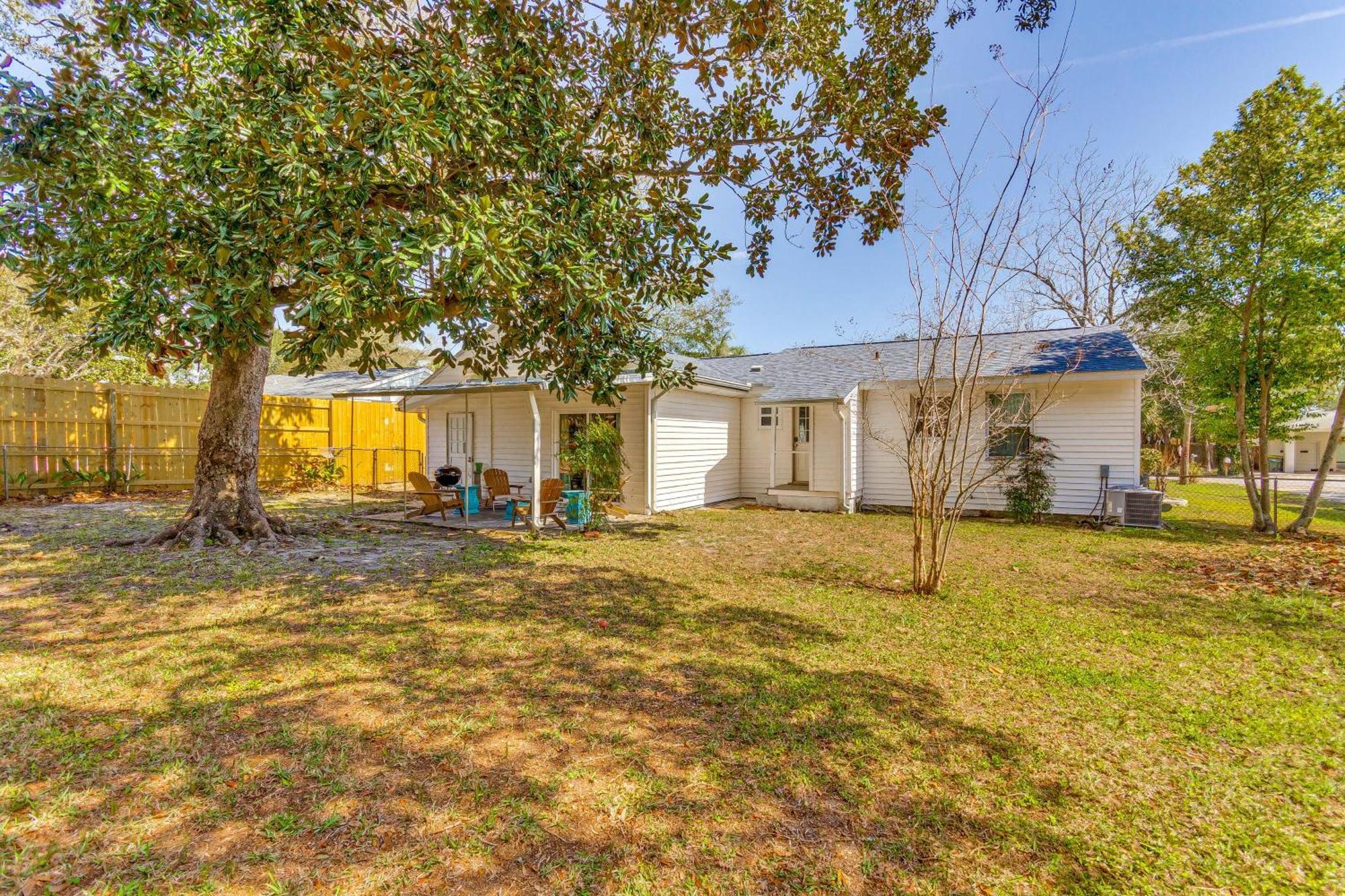 Fort Walton Coastal Retreat With Yard Walk To Beach ฟอร์ตวัลตันบีช ภายนอก รูปภาพ